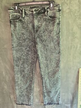 Kendall & Kylie Gray/Black Acid-Wash Ankle Jeans